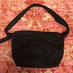 Lululemon fanny pack in black